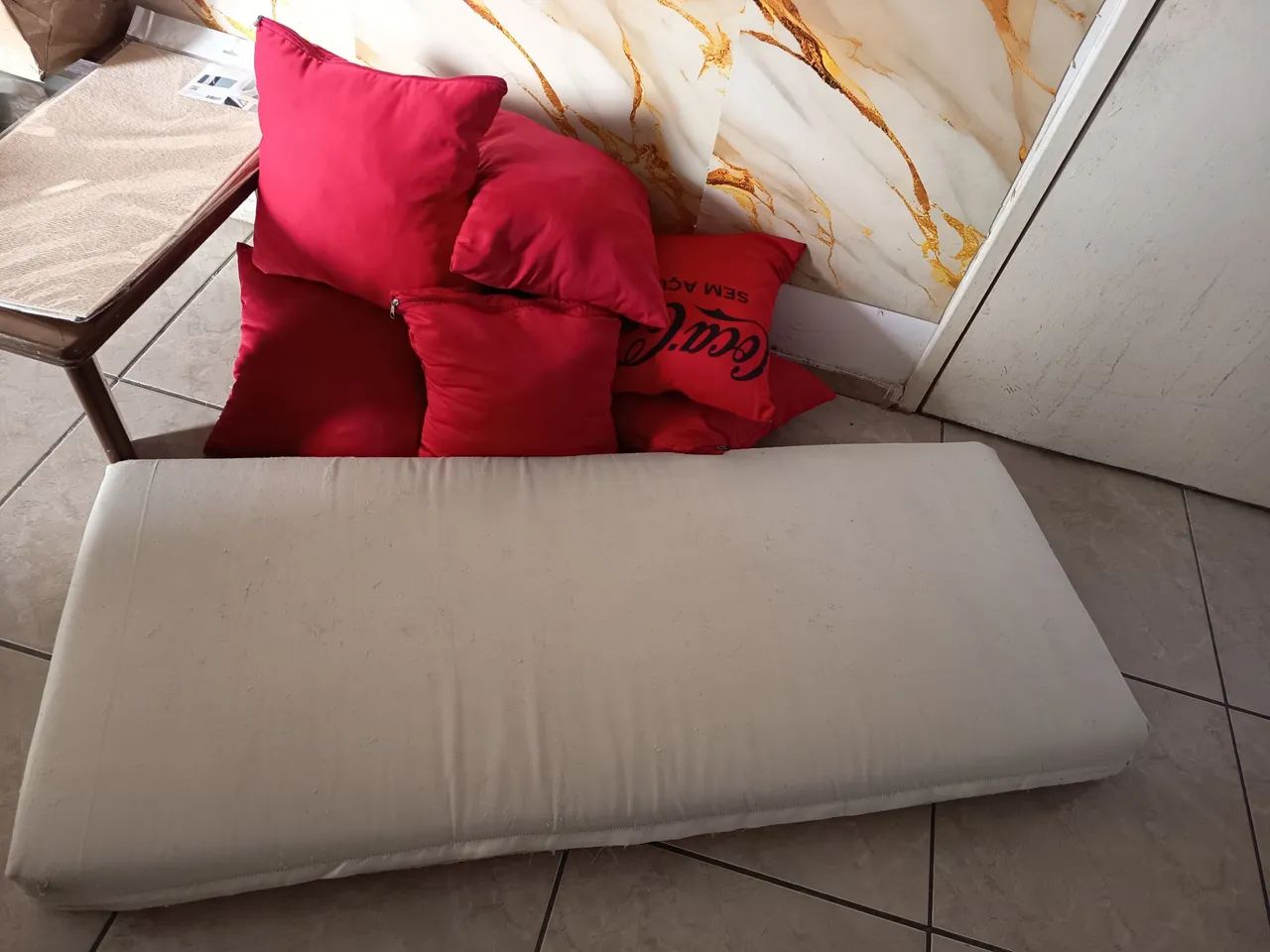 Colchonete com almofadas com capa já 