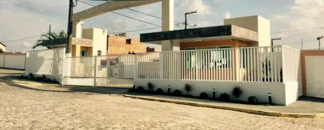 Vendo/Troco - Casa em Cond fechado
