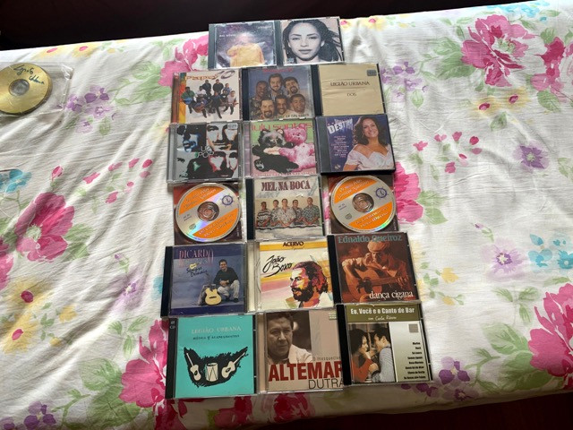 Cd's antigos e em perfeitas condições!!! Excelente oportunidade = R$19,00 - Foto 3