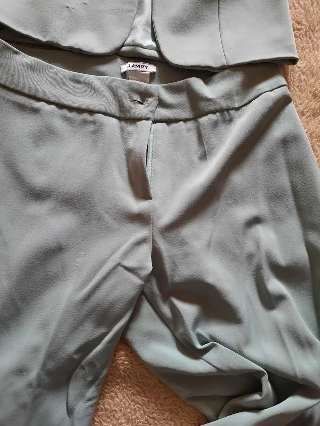 Conjunto calca e blaser verde lindo tamanho 38 - Foto 3