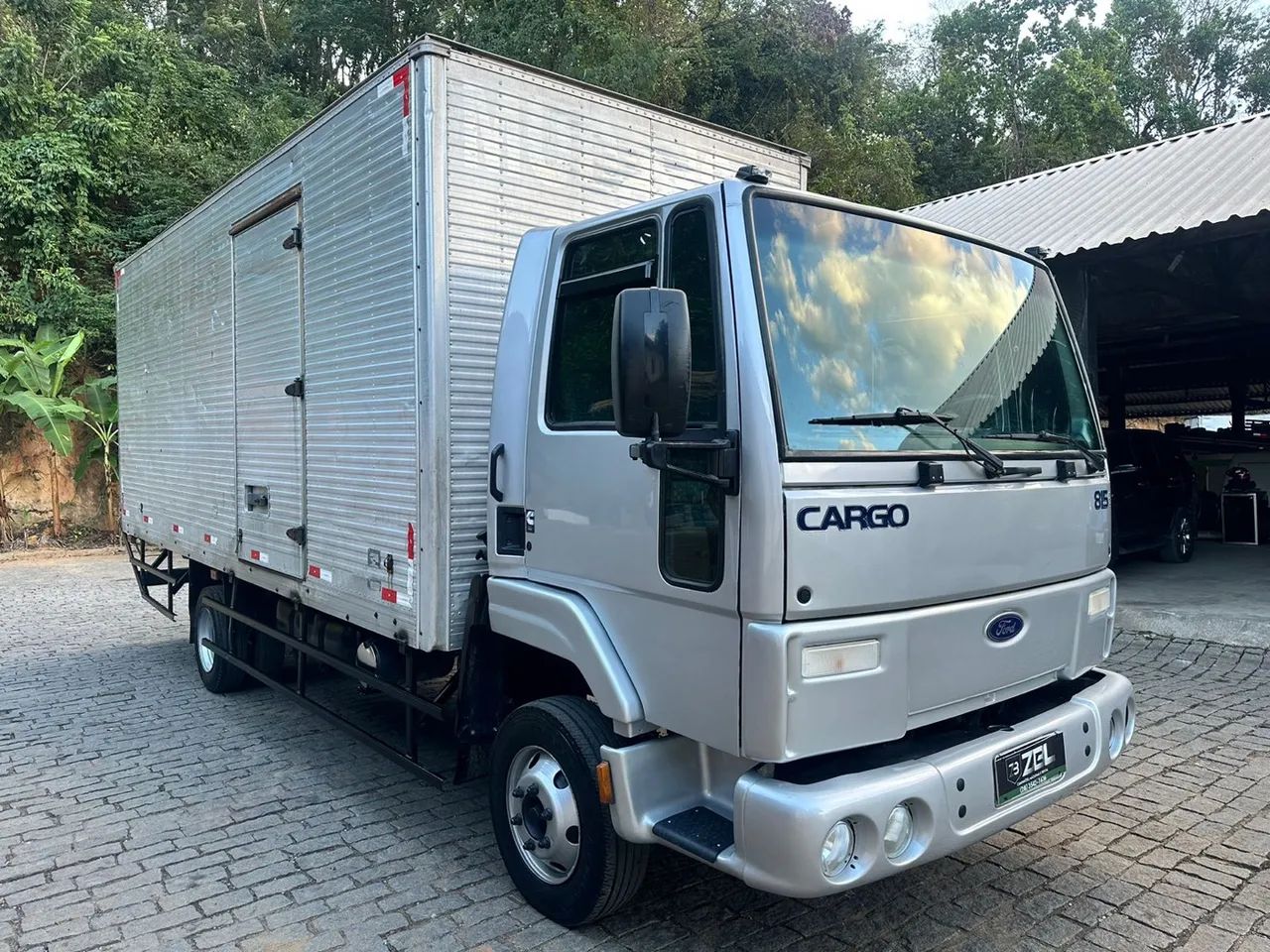 FORD CARGO 815 BAÚ  - Foto 2