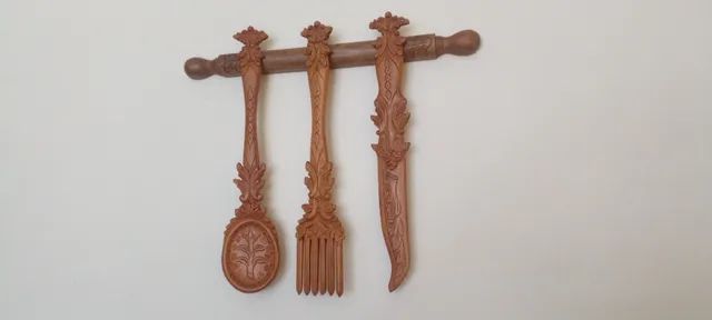 conjunto aplique garfo faca e colher entalhado encerado. 41x41x4cm - Foto 4