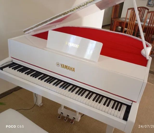 Piano Yamaha Digital Meia Cauda Branco