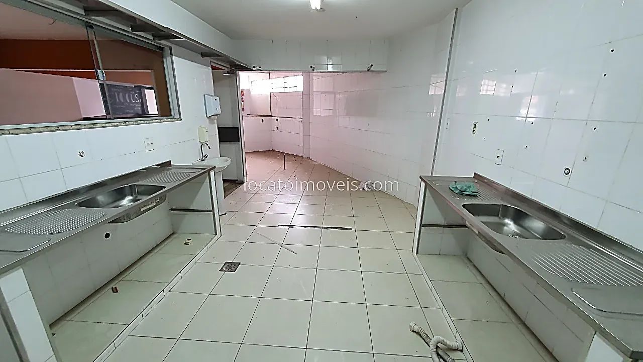 Lojão com Escritório e duas vagas com 194 m2 - Santa Catarina - Foto 8