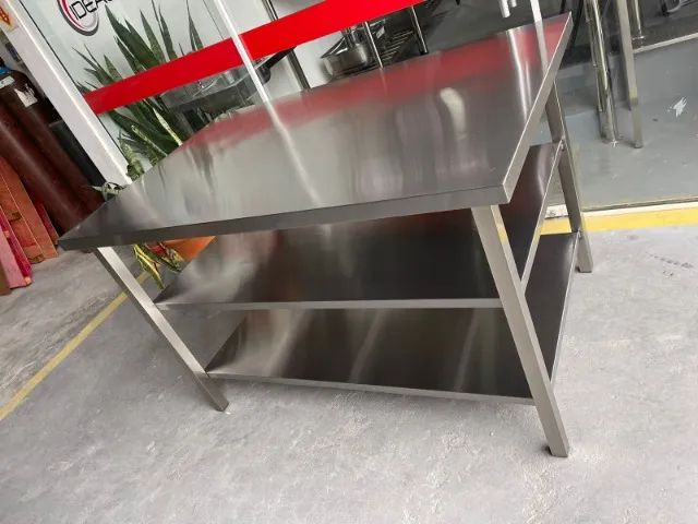 Mesa industrial em inox com 2 prateleiras lisas - Foto 3