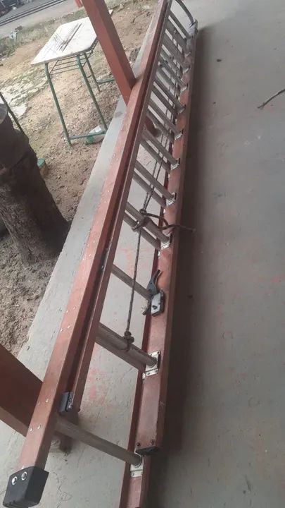 Alugamos andaimes e escadas (2 lances). Entrega rápida, só chamar  - Foto 2