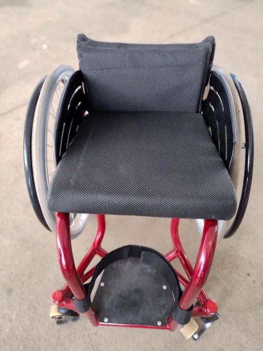 Cadeira de rodas para esportes radicais