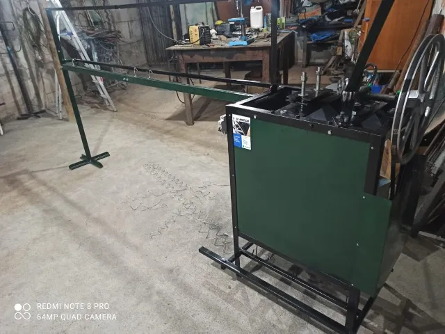 Máquina para fabricação de tela alambrado