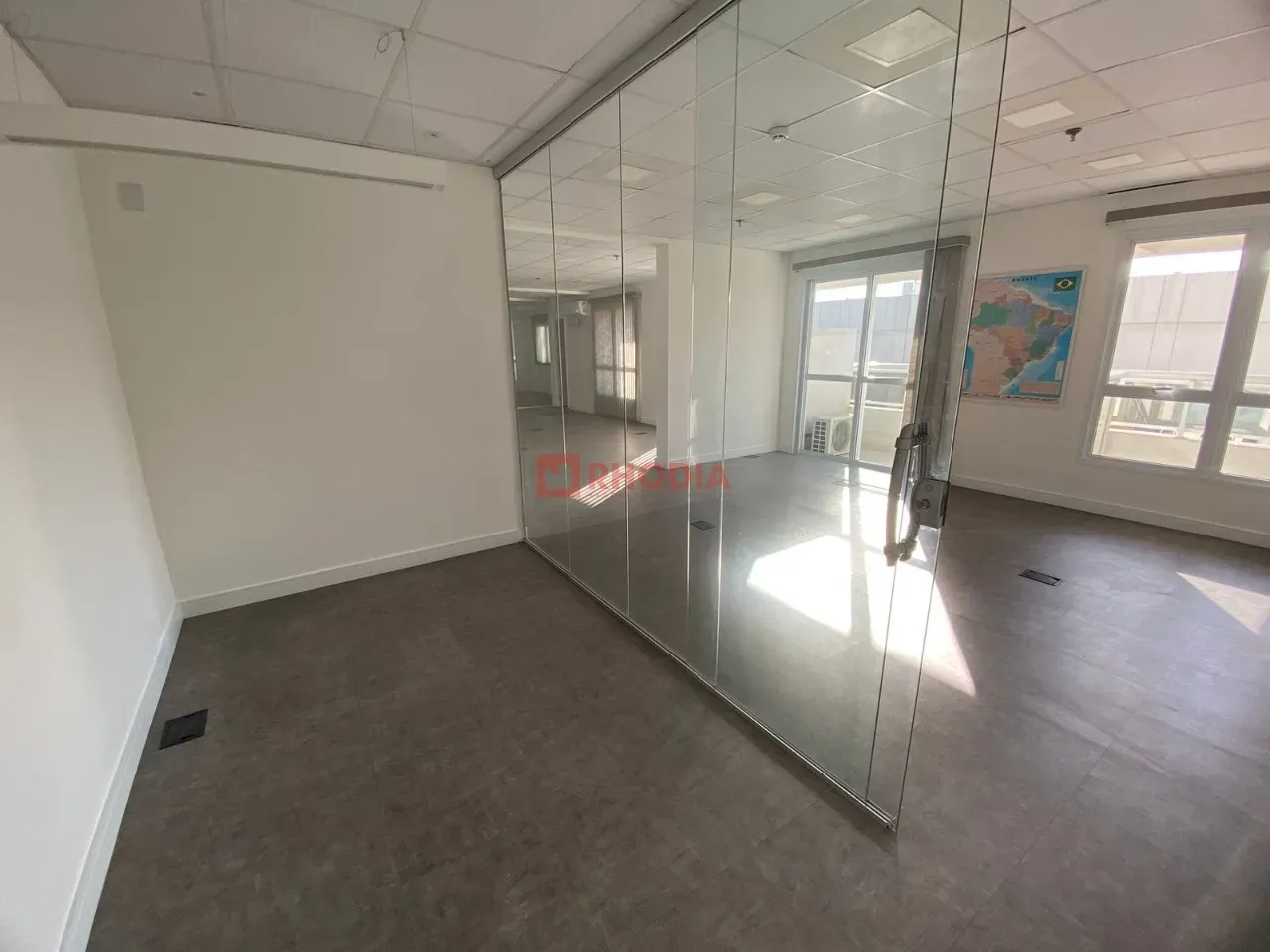 Locação de conjunto comercial, 4 salas, 4 vagas de garagem, Barra Funda, SP