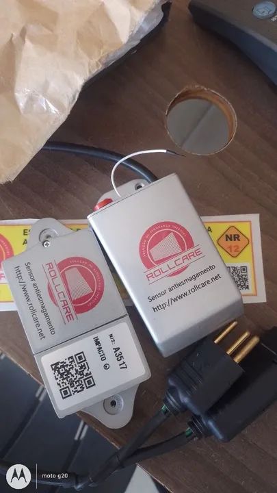 Regulagem e manutenção geral em porta de enrolar automática  - Foto 6