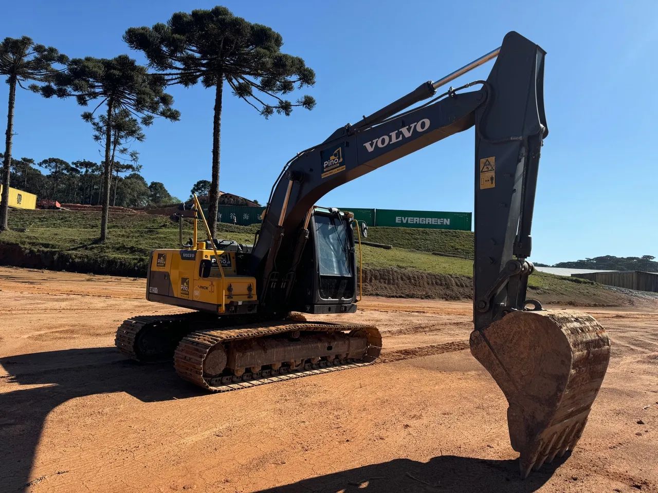 Escavadeira hidráulica volvo EC 140 DL - Foto 3