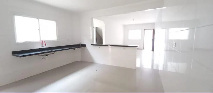 Sobrado para Venda em Santos, Encruzilhada, 3 dormitórios, 2 suítes, 4 banheiros, 2 vagas
