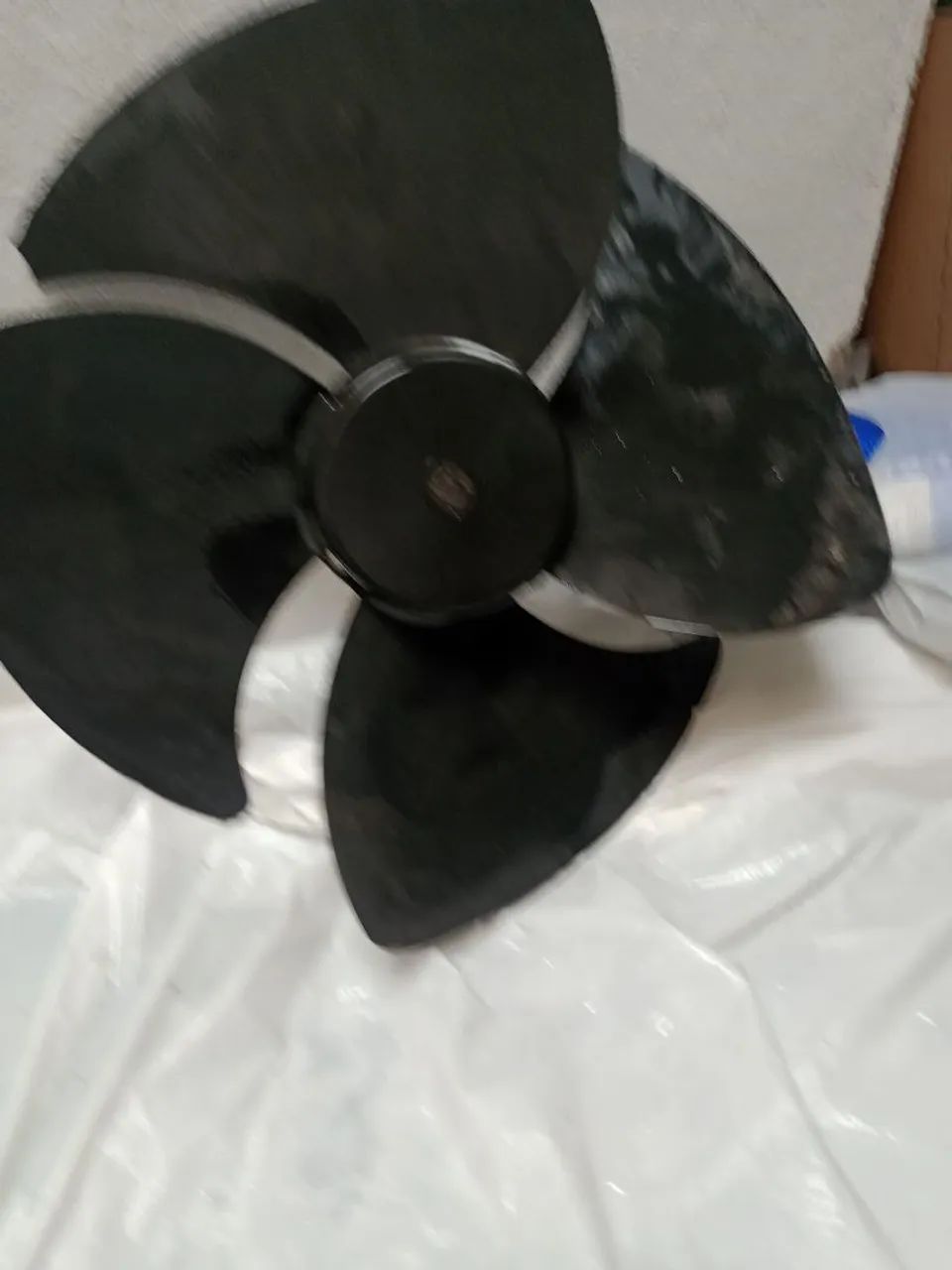 Hélice para ar condicionado 4 pás usado.