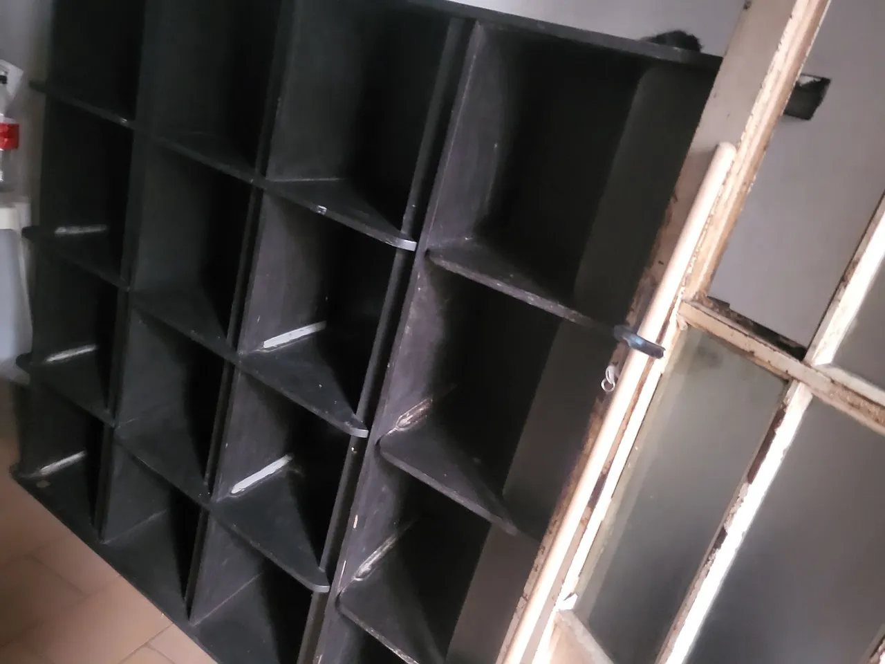 Estante para Discos de Vinil e Todos esses discos. Muita raridade.