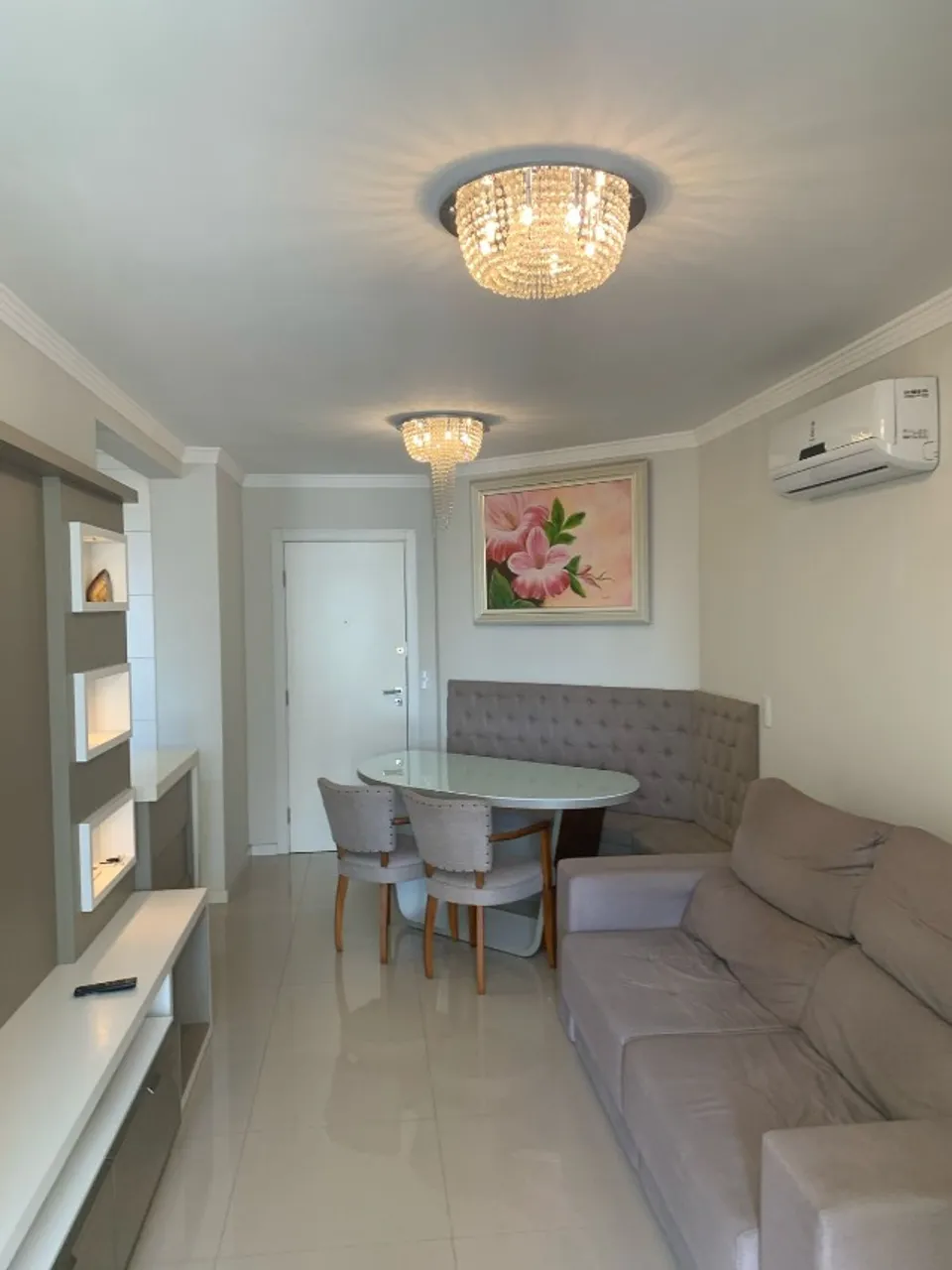 Apartamento mobiliado, suíte , mais um quarto. Próximo à Beira Rio. Itajaí
