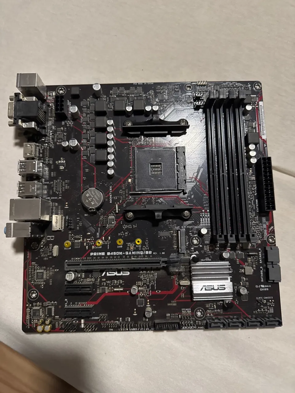 Placa mãe ASUS Prime B450M-GAMING/BR com defeito