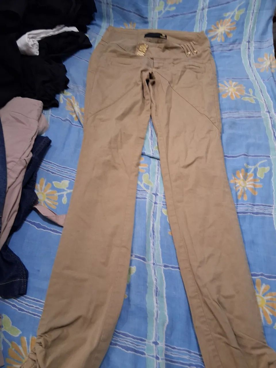Roupas e calçados lote fechado 