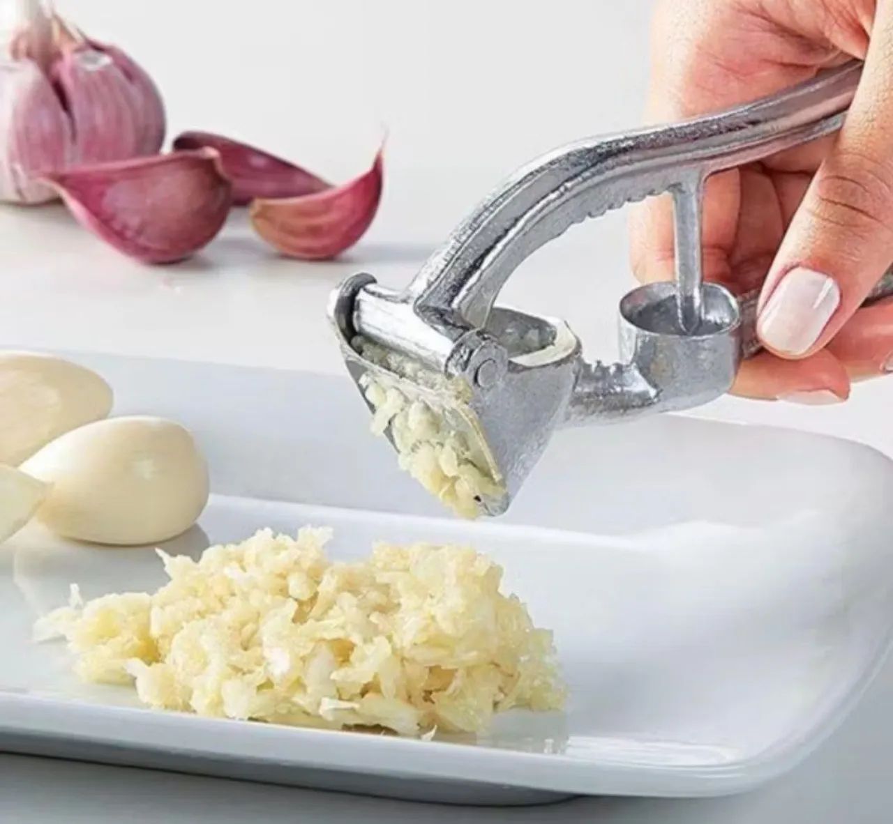 Espremedor Amassador De Alho Multiuso 5 Em 1 Alumínio 15cm - Foto 6