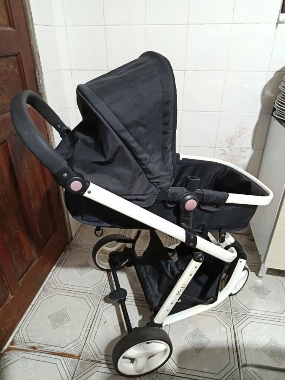 Carrinho de bebê safety com bebê conforto 