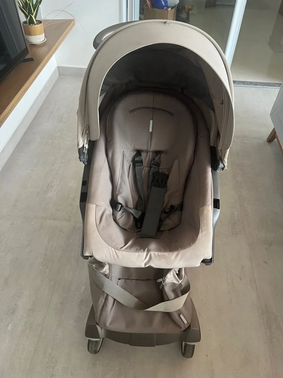 VENDO CARRINHO DE BEBÊ-STOKKE - Foto 5