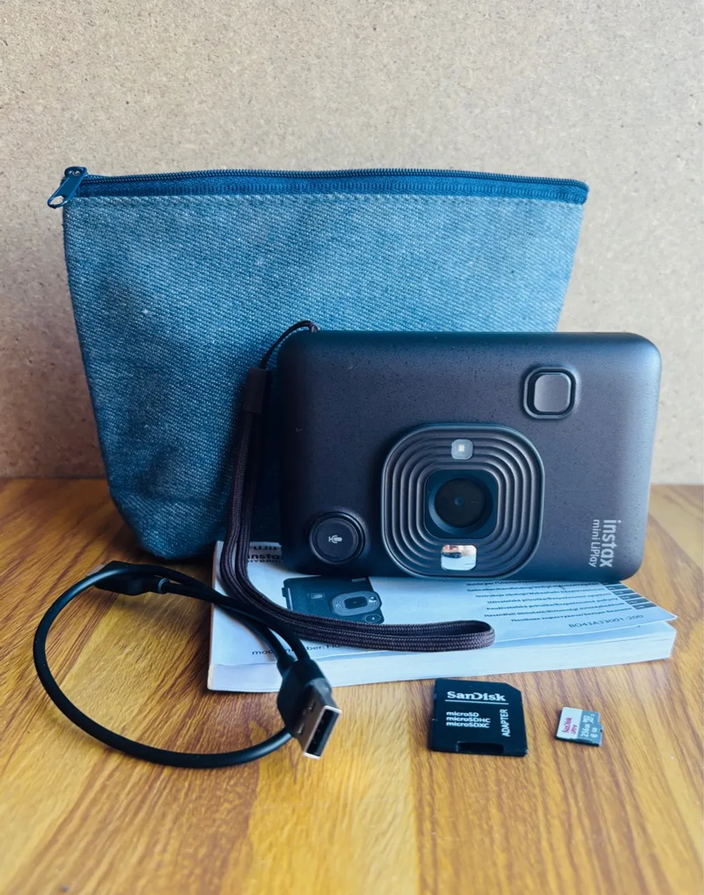 ? Câmera e Impressora Fujifilm Instax Mini LiPlay? - Deep Bronze