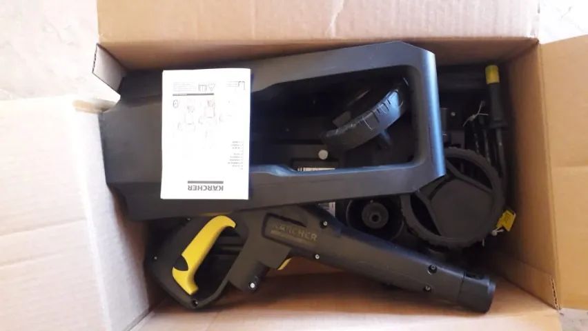 Lavadora de Alta Pressão Karcher - Foto 6