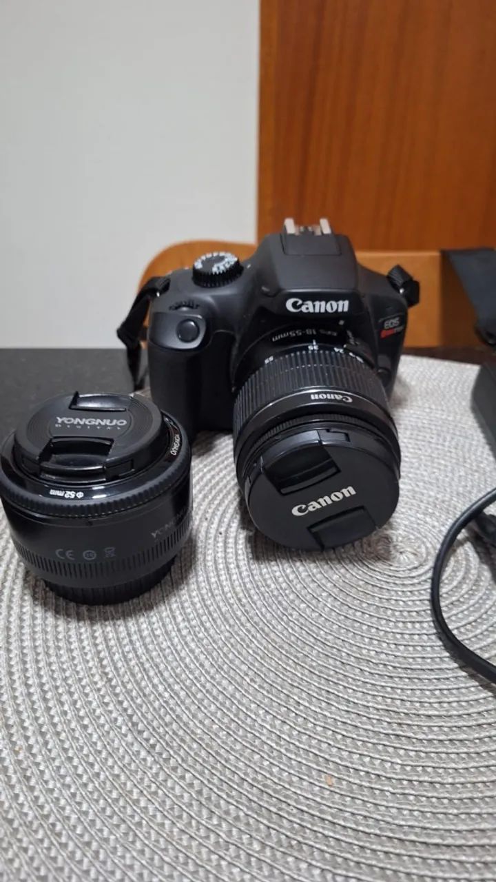 Camera CANON T100