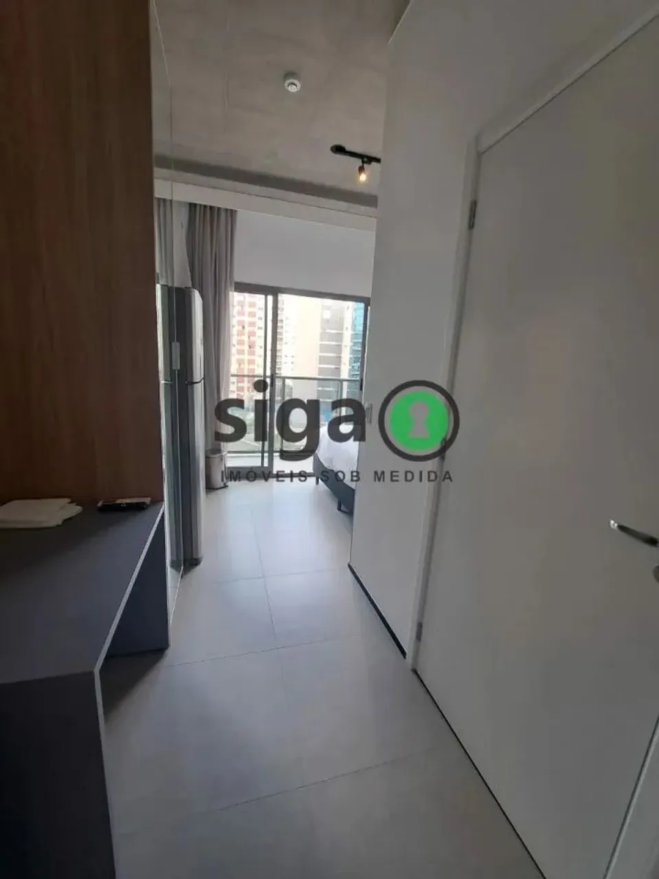 STUDIO MOBILIADO E DECORADO APENAS 1 MINUTOS PE DA ESTAÇÃO PARAISO