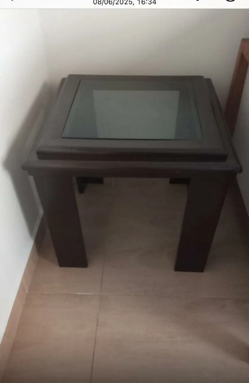 Mesa de Canto com Tampo de Vidro