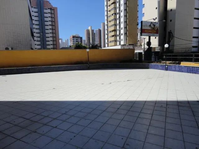 Ótima localização, 03 quartos (Sendo 02 suítes com armários e 01 dormitório), varanda na s - Foto 5