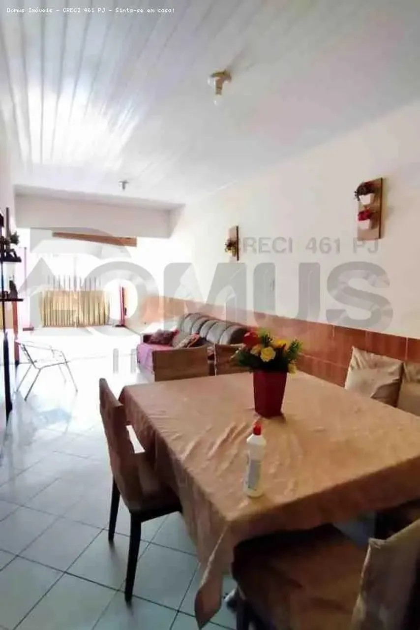 Bairro Getúlio Vargas: Casa com Suíte, Quintal e Dependência de Empregada
