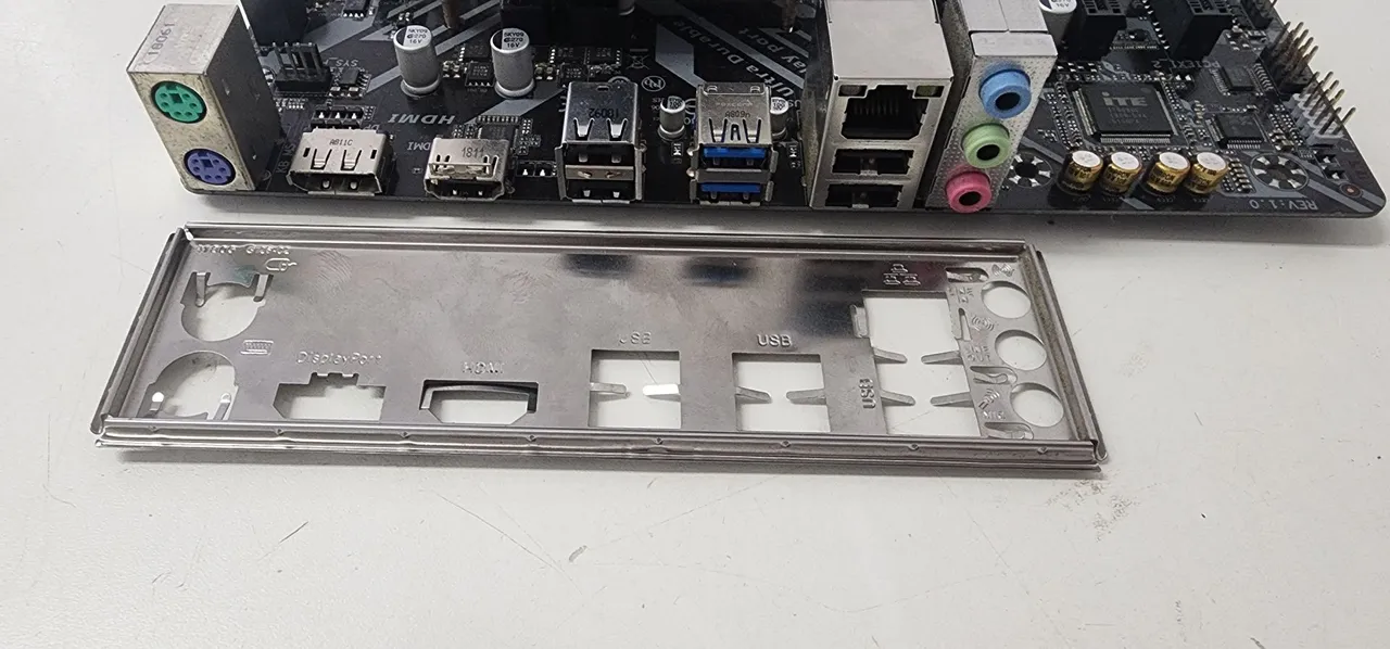 Kit i3 8100 com placa mãe e memória RAM 