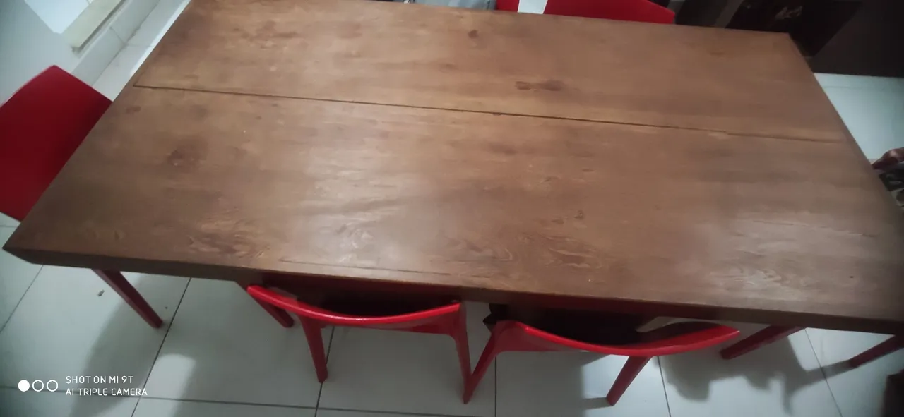 Mesa de Jantar de Madeira (Angelim)