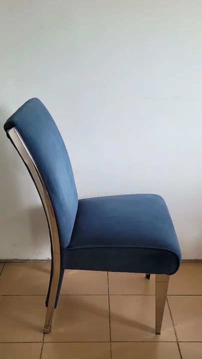 Conjunto de 4 cadeiras inox e veludo - Foto 2