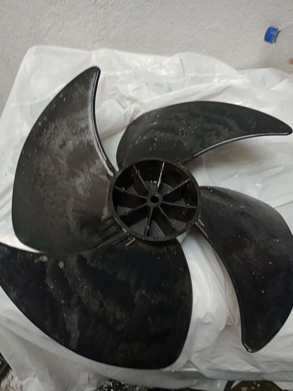 Hélice para ar condicionado 4 pás usado. - Foto 2
