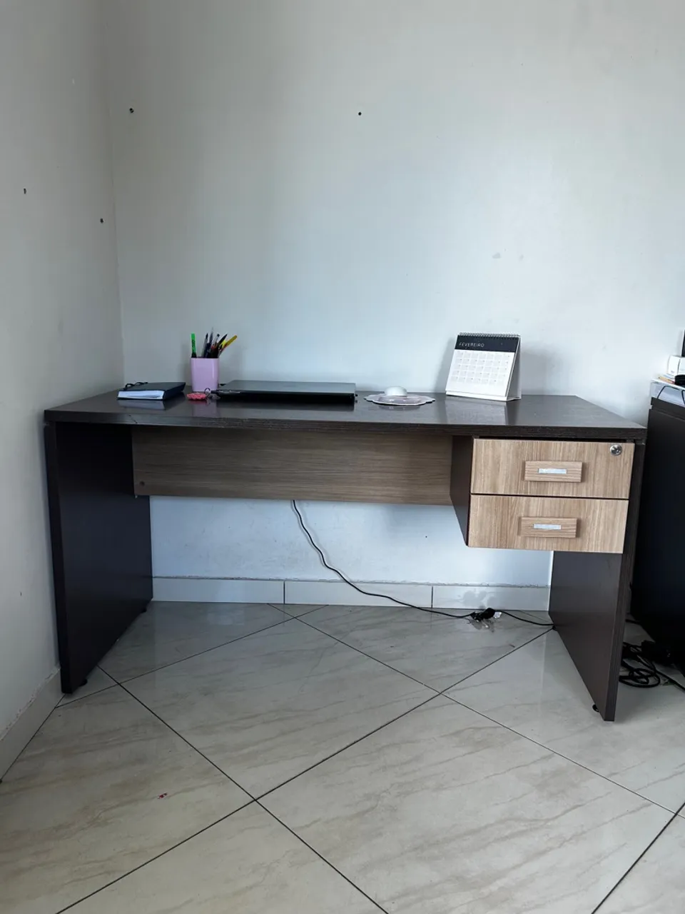 Mesa de Escritório com Gavetas - Ótimo Estado