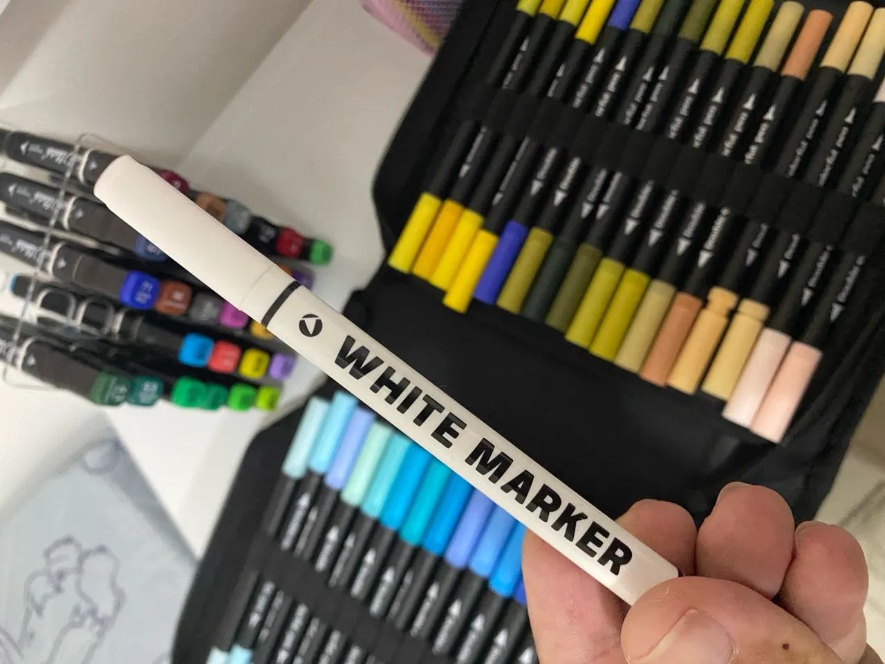 Canetinha branca para colorir 