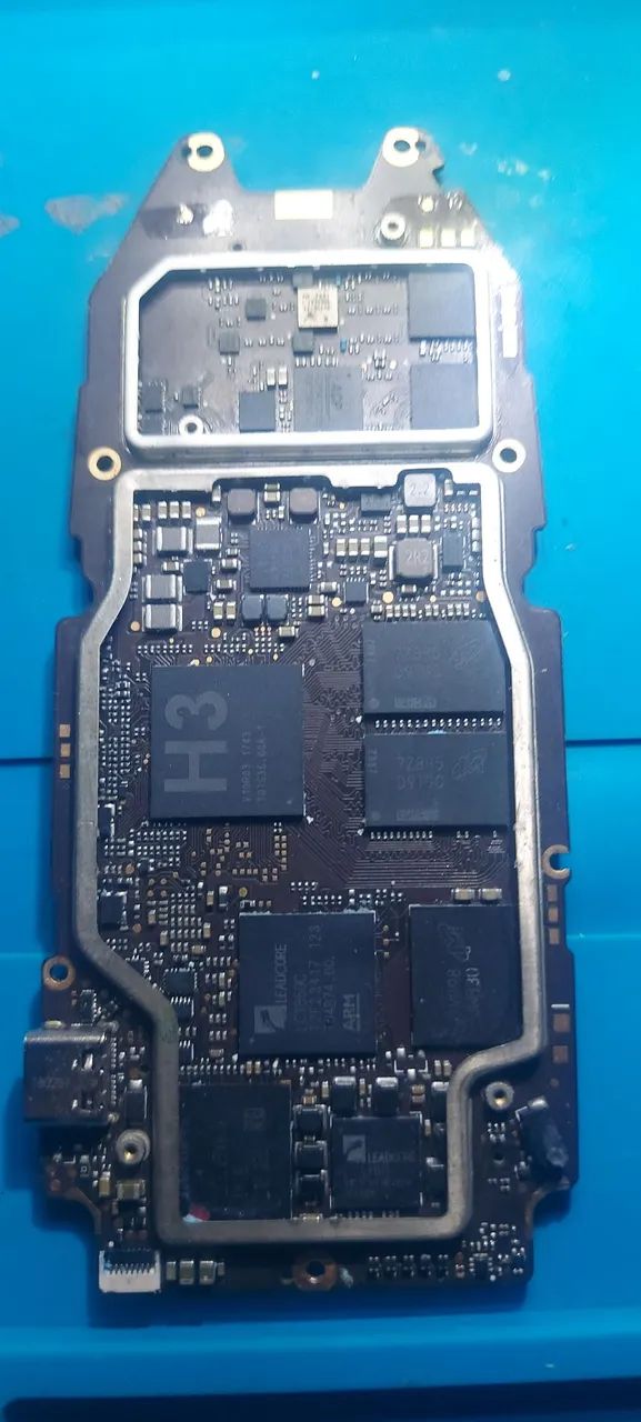 Placa drone mavic 2zoom  precisando de reparos a placa  reconhece as vcs no pc e no drone 