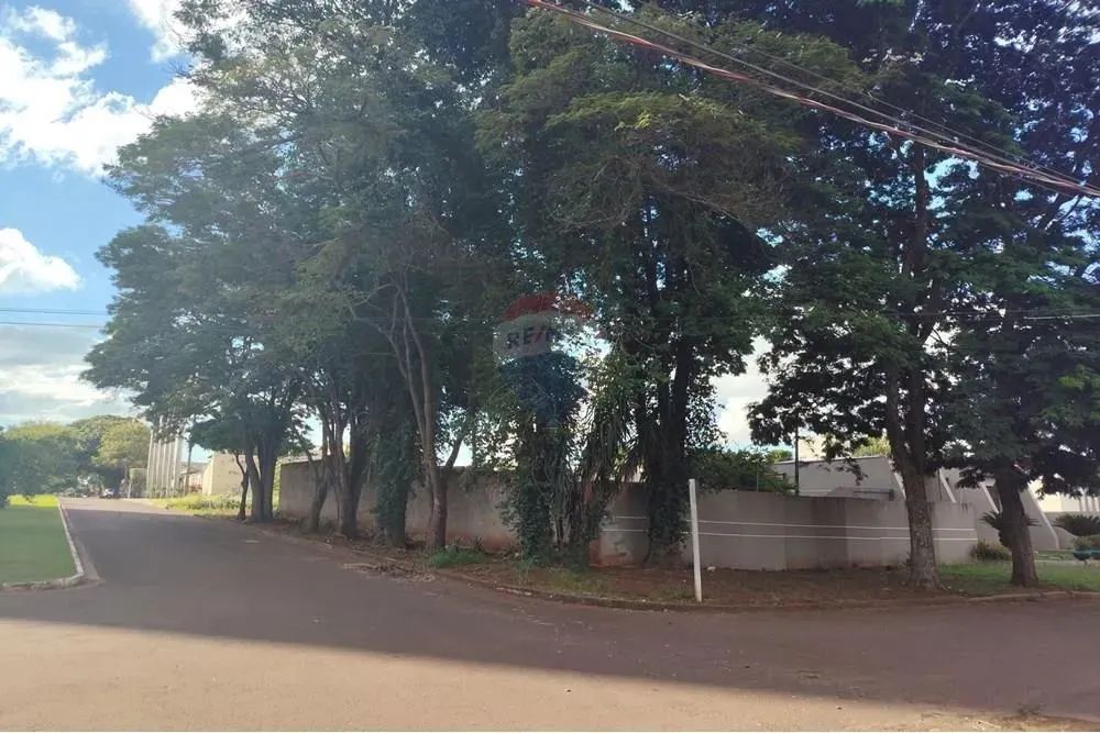 TERRENO DE ESQUINA - JARDIM EUROPA