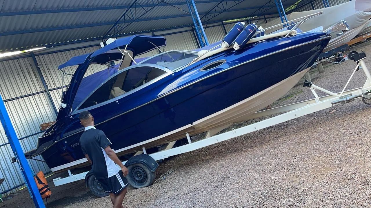 Lancha fs top 23 pés motor 4.3 v6