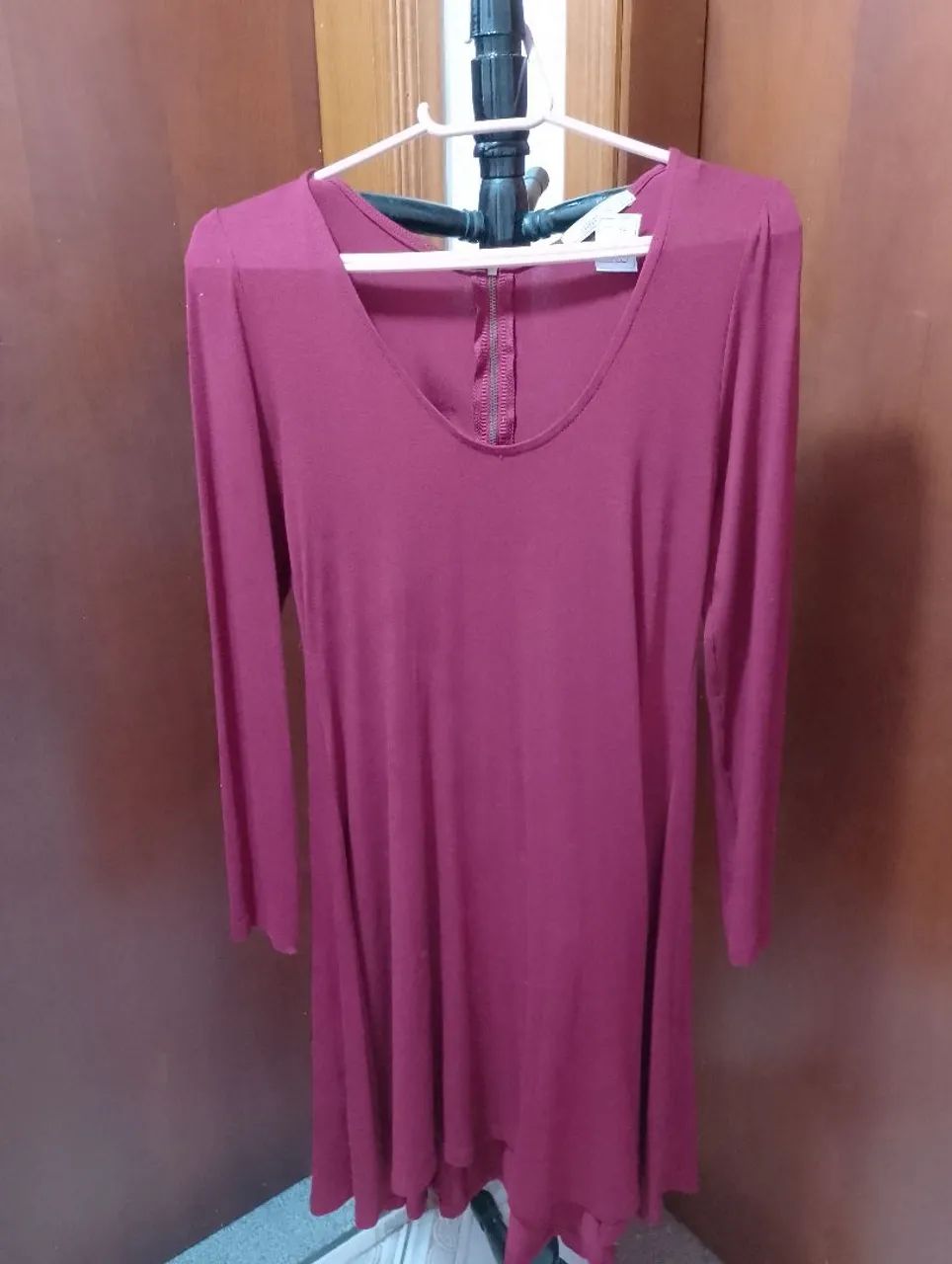Vestido Longo Vinho com Detalhe em Zíper