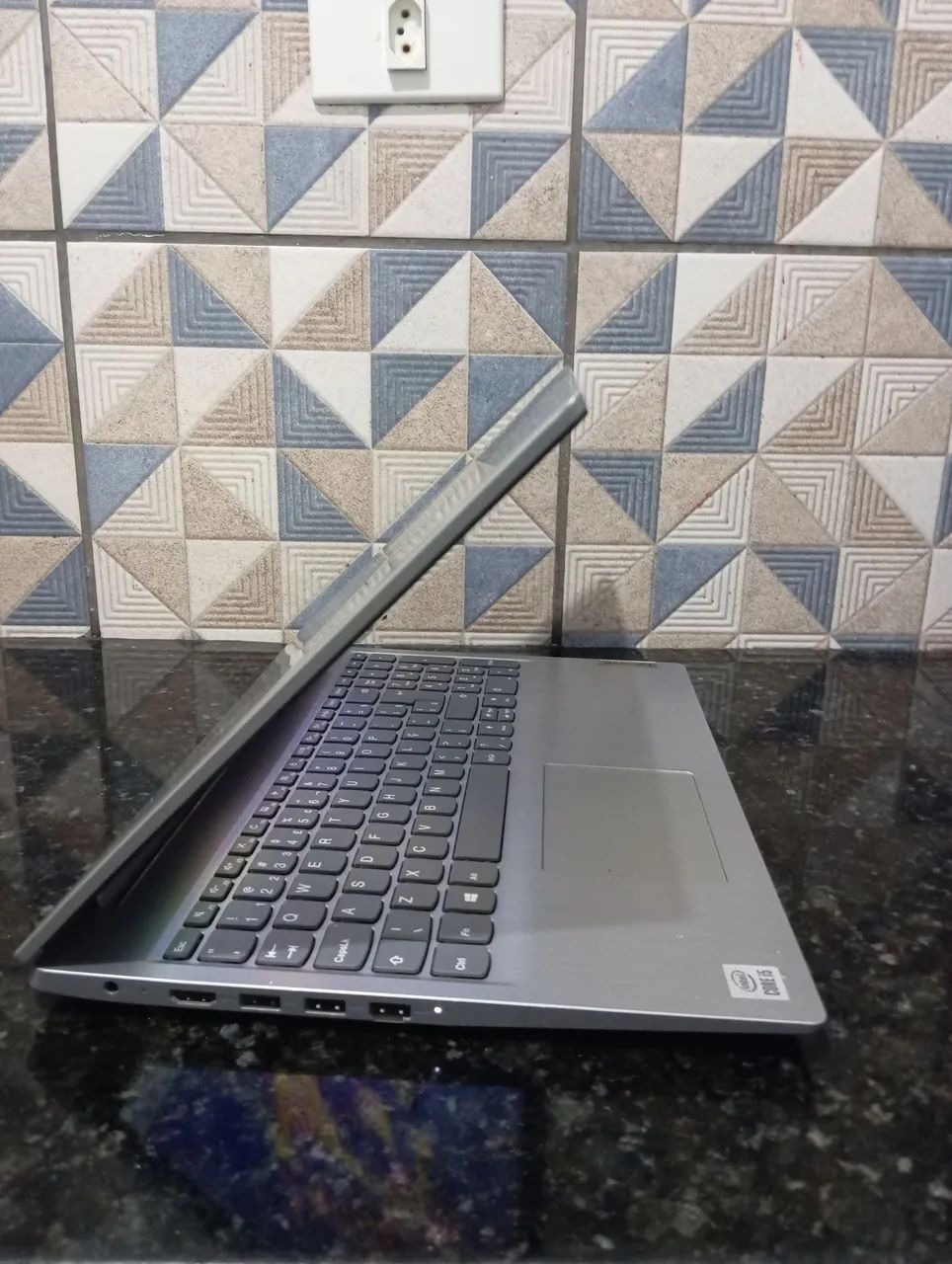 Notebook Lenovo - Tela grande e design elegante - Foto 3