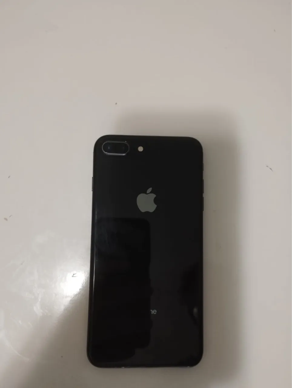 iPhone 8 Plus-256GB e Motorola One Fusion