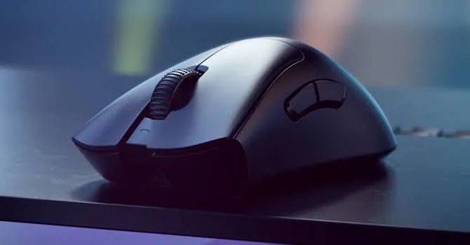 Mouse Razer Deathadder v3 pro na caixa