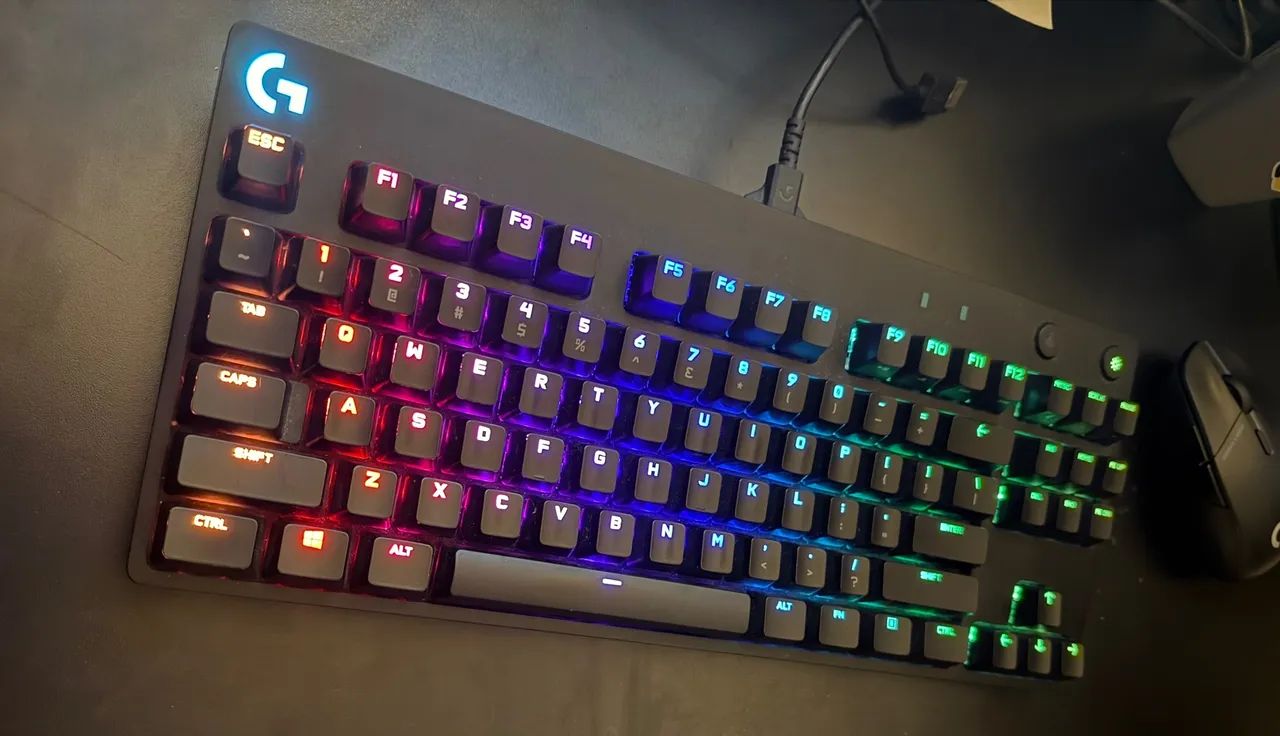 Teclado Gamer Mecânico Logitech G Pro