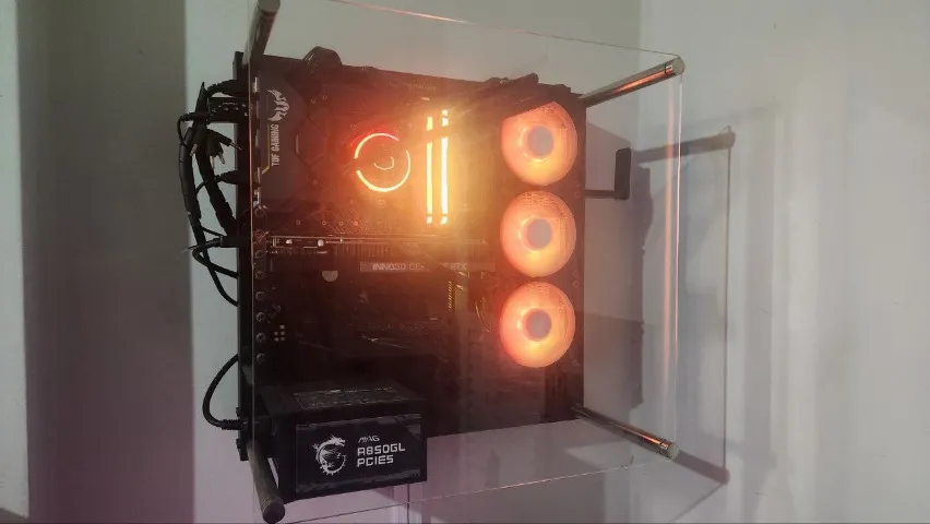 PC Gamer - RTX 4070 TI SUPER 16 GB | Ryzen 7 5800X3D | 32GB RAM | 1Tb Samsung 970 EVO Plus