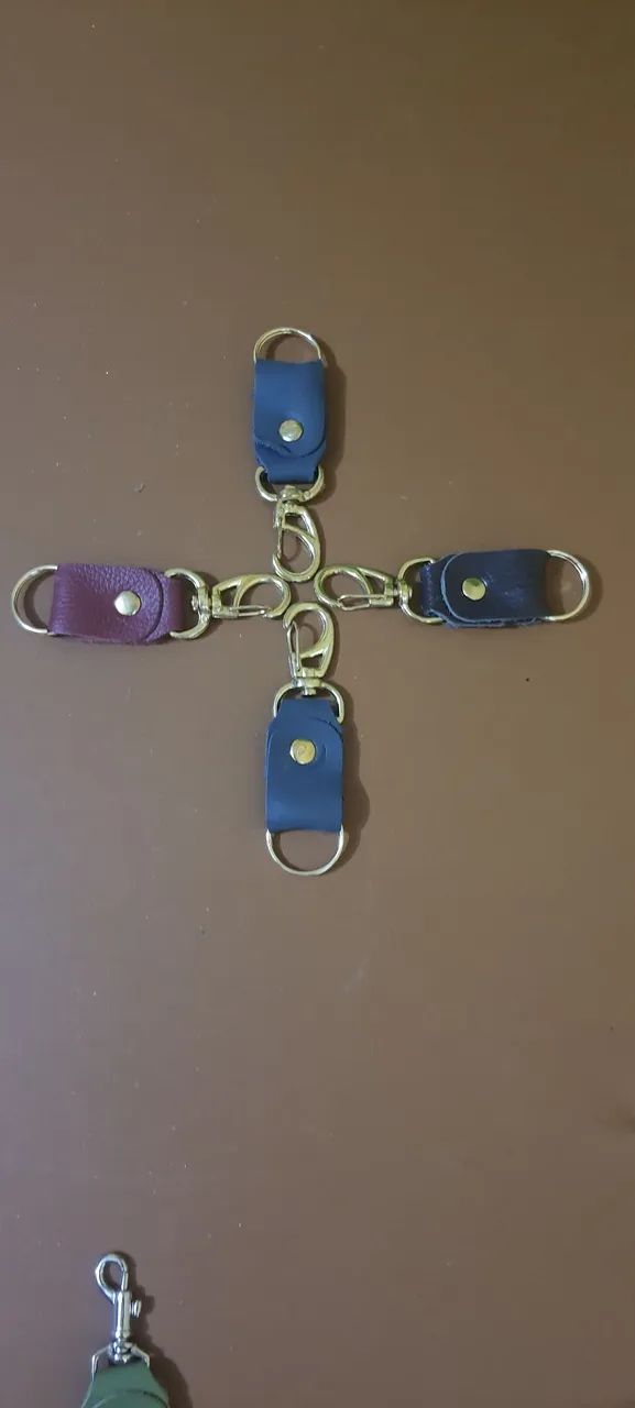 CADA CHAVEIRO 15,OO REAIS Chaveiro em couro diversas cores - Foto 4