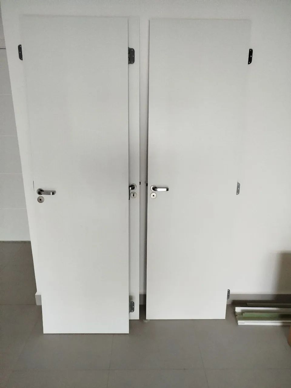 4 portas de madeira..80, 70 e duas de 60 cm.. batente e guarnições. - Foto 4