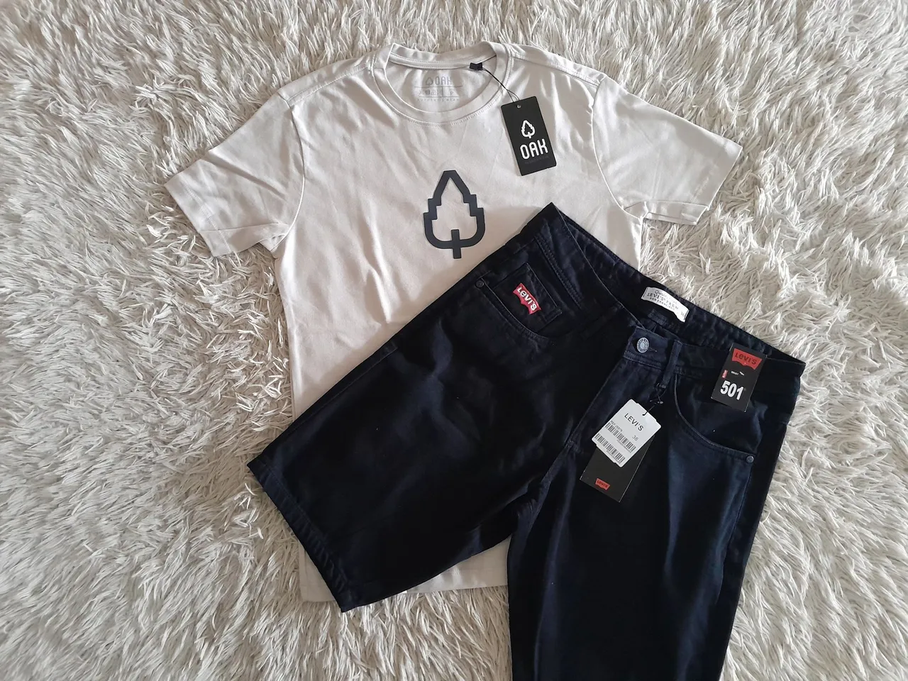 Conjunto Camiseta OAK e Bermuda Levi's 501