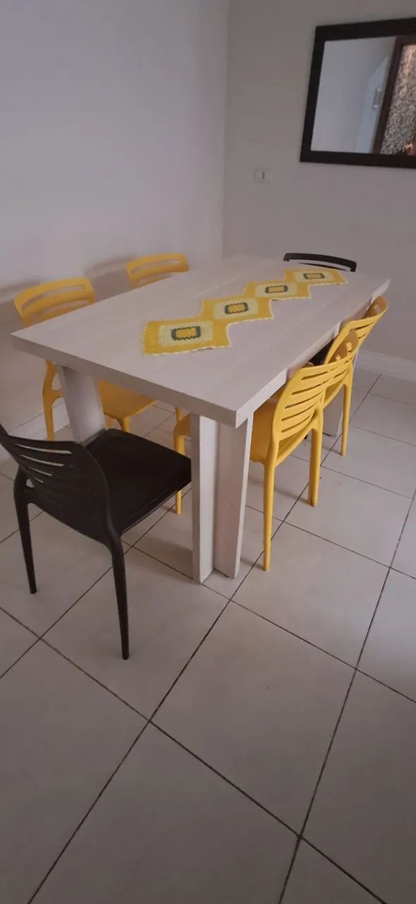 Mesa de jantar branca